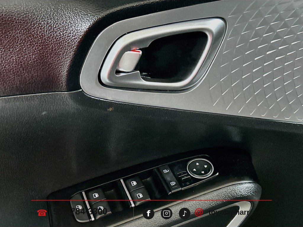 Used 2025 Kia Soul S FWD image 17