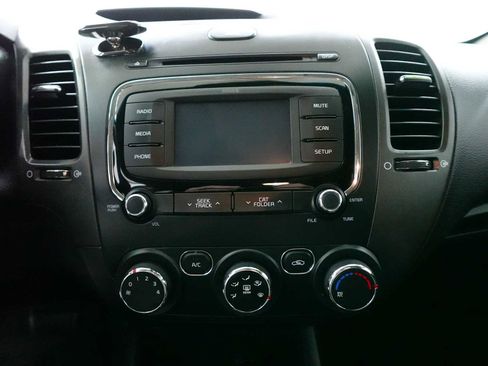 Used 2018 Kia Forte LX w/ LX Rear Camera Package image 21