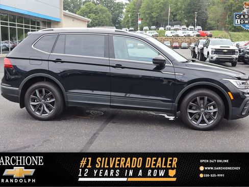 Used 2022 Volkswagen Tiguan SE AWD/4WD image 1