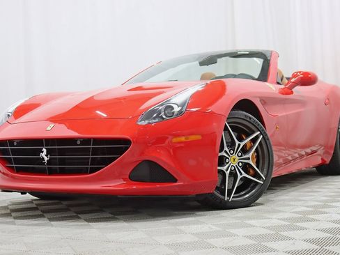 Used 2016 Ferrari California T RWD image 7