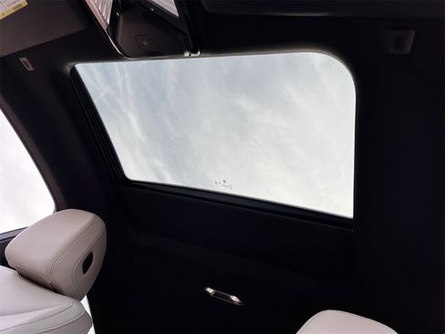 Used 2024 BMW M440i Coupe w/ Premium Package image 23