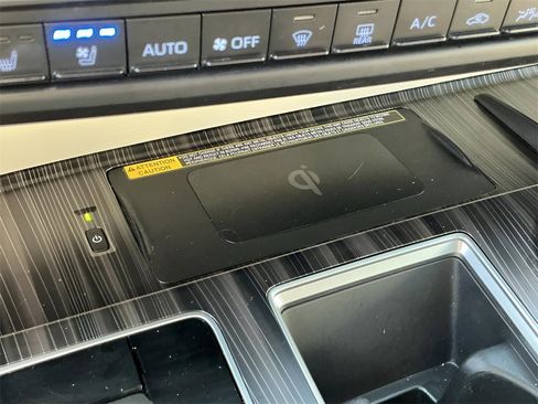 Used 2021 Toyota Sienna Platinum image 40