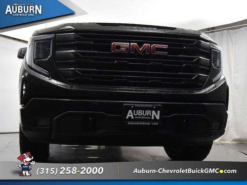 Used 2025 GMC Sierra 1500 Elevation image 17
