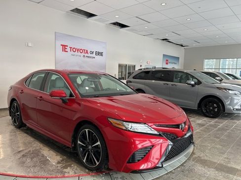 Used 2019 Toyota Camry XSE image 1
