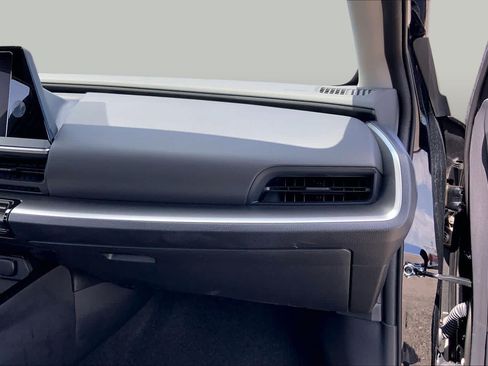 Used 2026 Toyota Prius LE FWD image 18