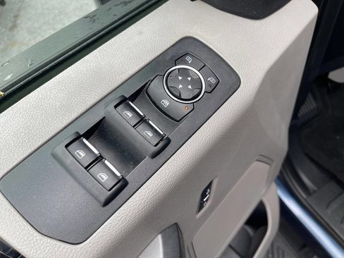 Used 2017 Ford F150 XLT w/ Equipment Group 302A Luxury AWD/4WD image 23