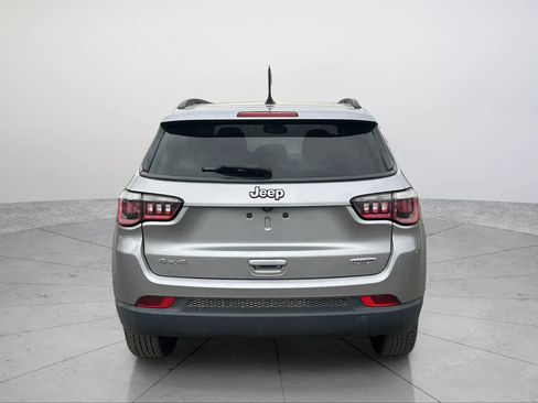 Used 2018 Jeep Compass Latitude w/ Popular Equipment Group AWD/4WD image 14