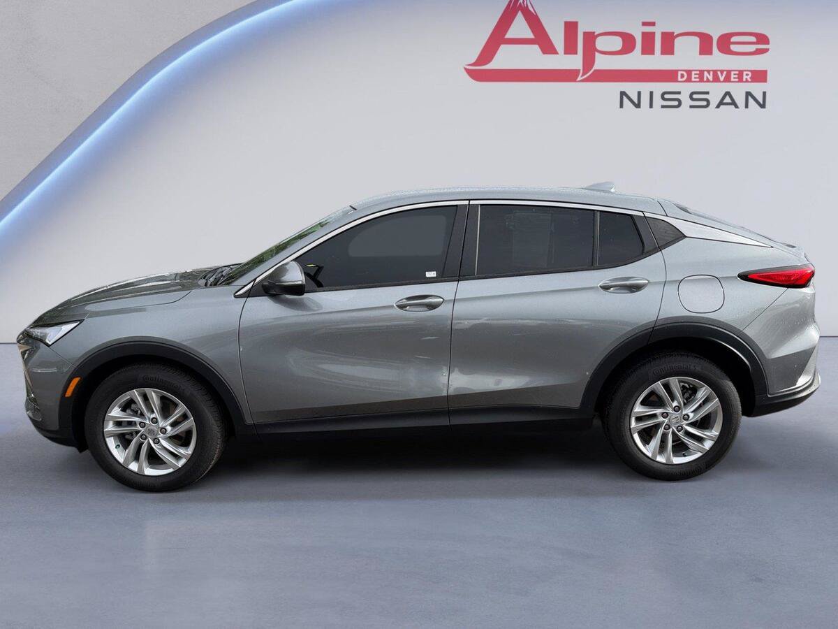 Used 2025 Buick Envista Preferred FWD image 2