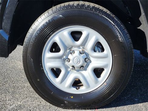 Used 2023 Toyota Tundra SR w/ SR Tow Package image 7