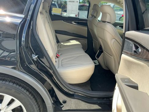 Used 2017 Lincoln MKX Reserve AWD/4WD image 13