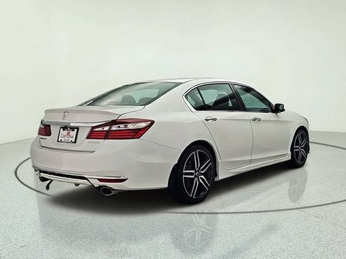 Used 2017 Honda Accord Sport image 6