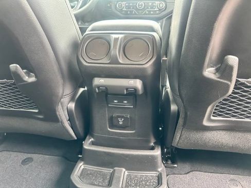 Used 2025 Jeep Wrangler Unlimited Sahara AWD/4WD image 14