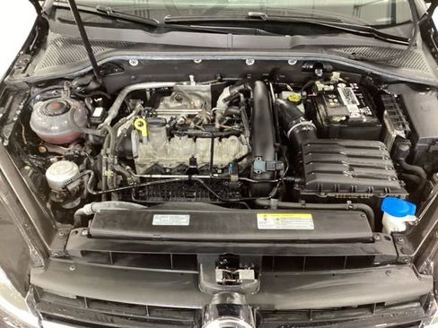 Used 2020 Volkswagen Golf 4-Door image 9