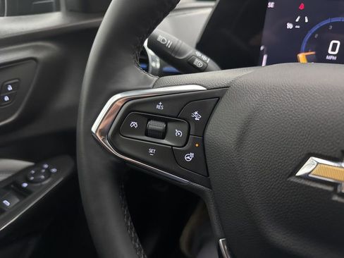 Used 2025 Chevrolet Trax LT w/ LT Convenience Package FWD image 26