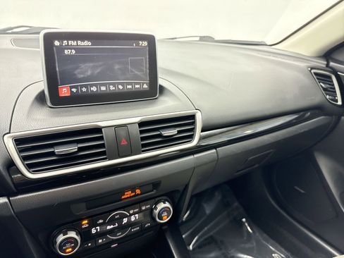 Used 2015 MAZDA MAZDA3 i Touring w/ Technology Package image 17