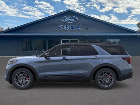 New 2026 Ford Explorer ST-Line w/ ST-Line Street Pack image 3
