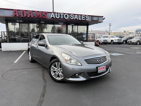 Used 2011 INFINITI G37 Journey w/ Premium Pkg image 1