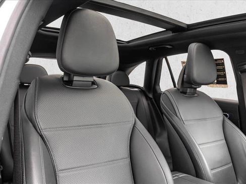 Used 2023 Mercedes-Benz GLC 300 4MATIC image 28