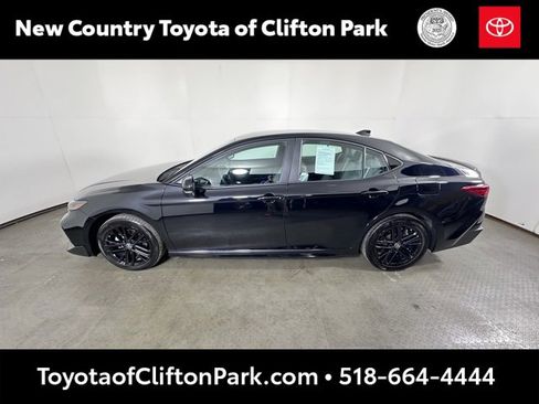 Used 2025 Toyota Camry XSE image 6