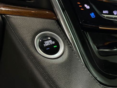 Used 2016 Cadillac Escalade Luxury RWD image 35