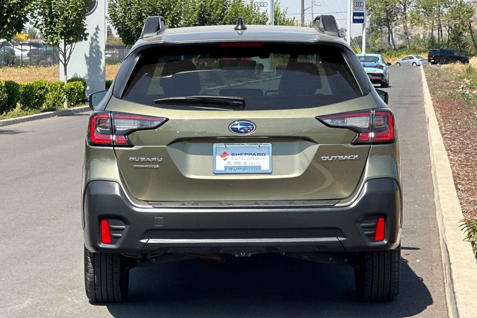 Used 2022 Subaru Outback Premium AWD/4WD image 4