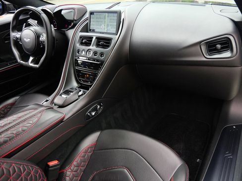Used 2019 Aston Martin DBS Superleggera image 10