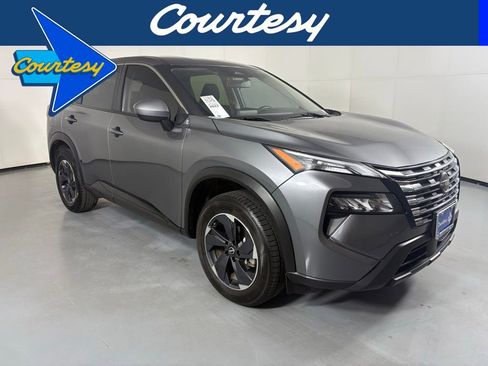 Used 2024 Nissan Rogue SV image 1