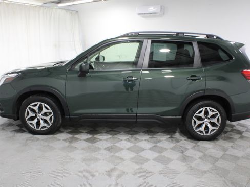 Used 2023 Subaru Forester Premium AWD/4WD image 30