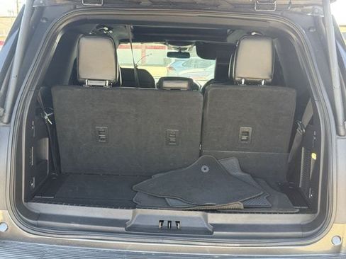 Used 2018 Ford Expedition Limited w/ Equipment Group 302A RWD image 34