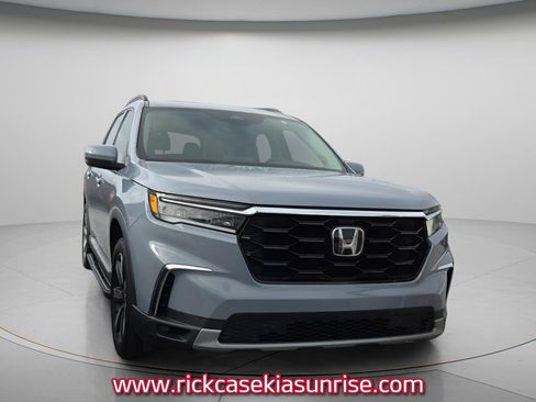 Used 2023 Honda Pilot Touring image 4