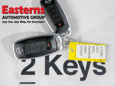 Used 2023 Nissan Pathfinder SL AWD/4WD image 24