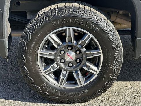 Used 2025 GMC Sierra 1500 AT4 AWD/4WD image 32