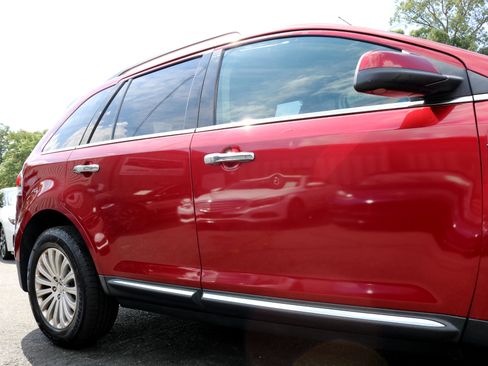 Used 2015 Lincoln MKX Luxury Package w/ Walnut Swirl Wood Package image 12