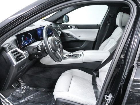 Used 2025 BMW X6 M60i AWD/4WD image 19