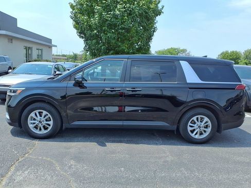 Used 2024 Kia Carnival LX FWD image 21