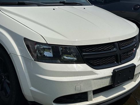 Used 2020 Dodge Journey SE w/ SE Popular Equipment Group FWD image 3