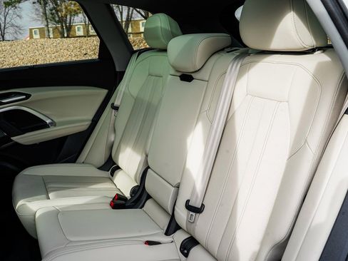 Used 2025 Audi Q5 Prestige image 16