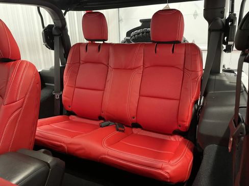 Used 2024 Jeep Wrangler Sport AWD/4WD image 36