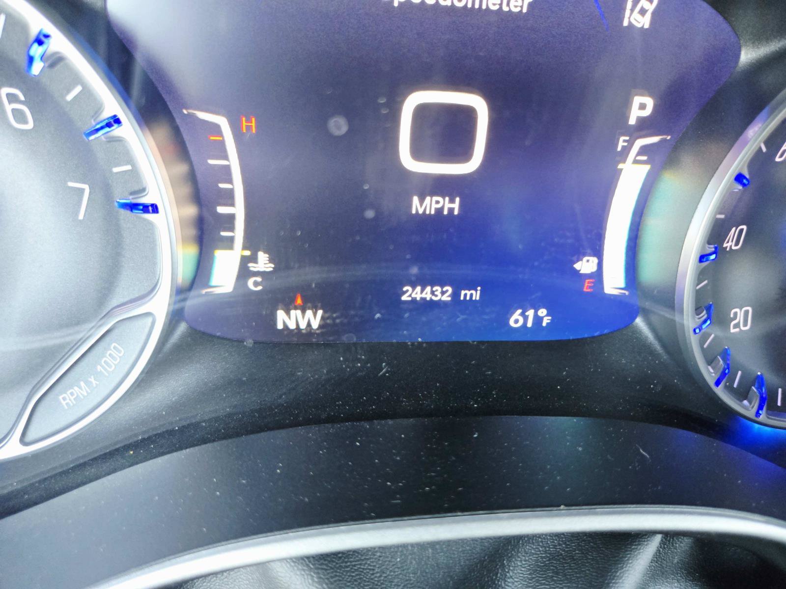 Used 2024 Chrysler Pacifica Touring-L FWD image 28