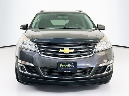 Used 2016 Chevrolet Traverse LT image 2