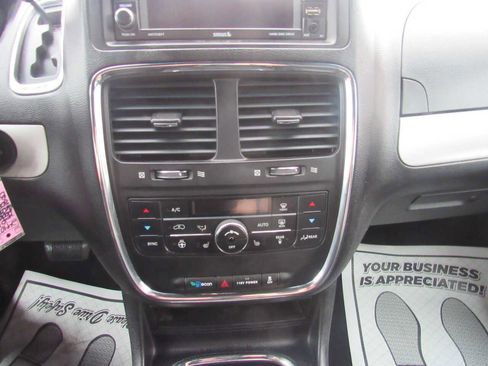 Used 2017 Dodge Grand Caravan GT image 16