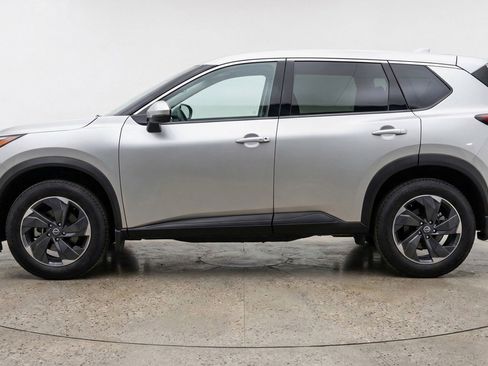 Used 2025 Nissan Rogue SV image 5