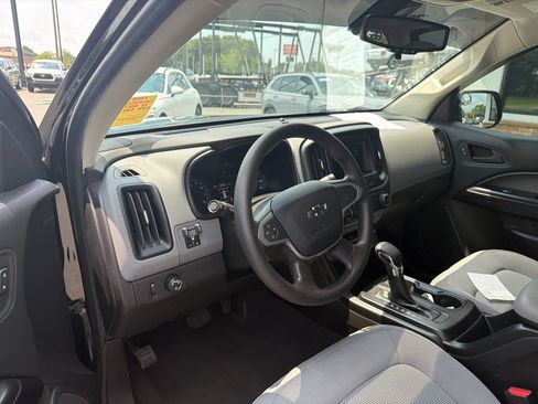 Used 2022 Chevrolet Colorado W/T w/ WT Convenience Package RWD image 4