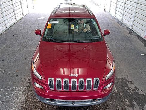 Used 2017 Jeep Cherokee Limited w/ Luxury Group AWD/4WD image 2