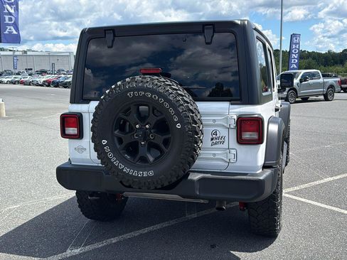 Used 2023 Jeep Wrangler Unlimited Sport AWD/4WD image 7