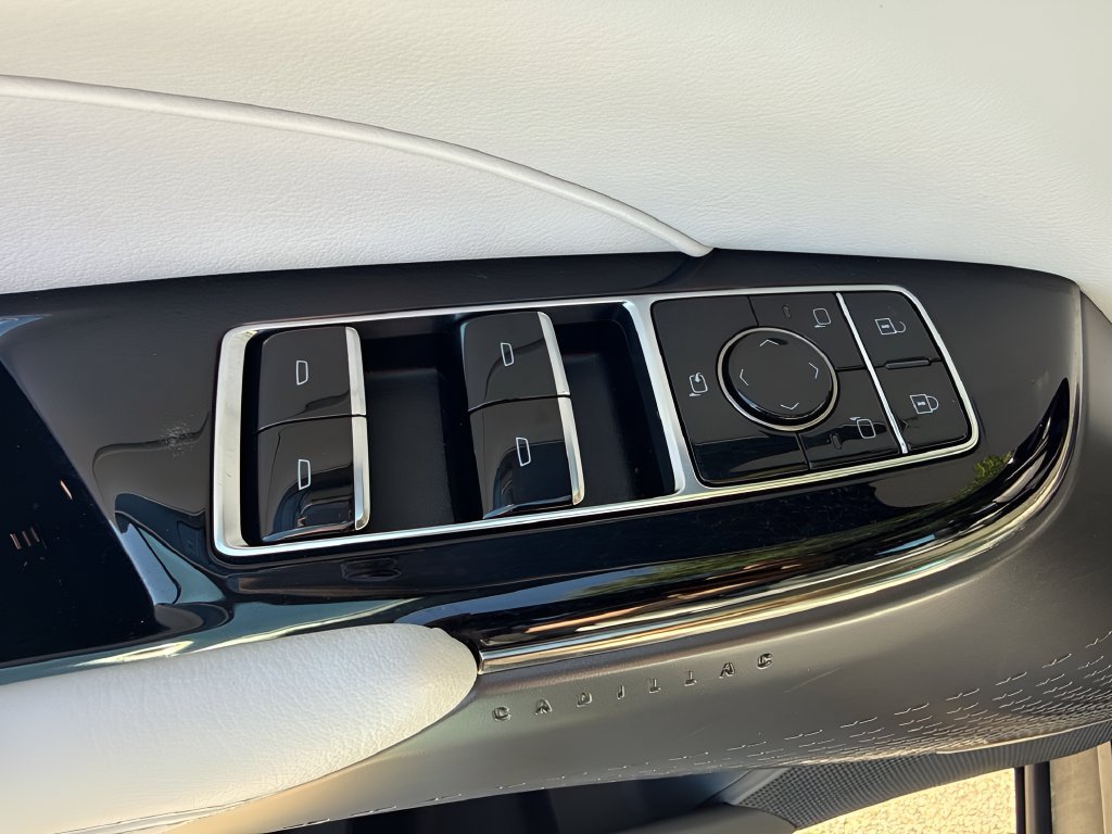 Used 2024 Cadillac Lyriq Luxury RWD image 29