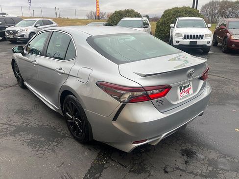 Used 2021 Toyota Camry SE image 12