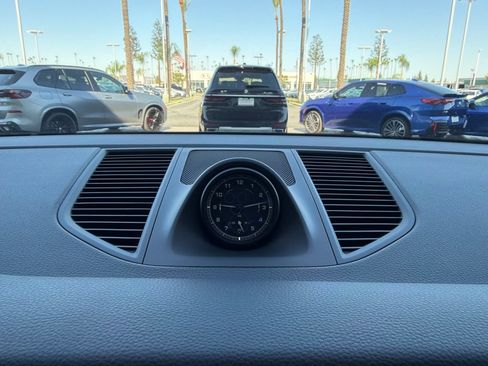 Used 2024 Porsche Macan AWD/4WD image 21