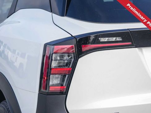Used 2025 Nissan Kicks SV w/ Illumination Package FWD image 9