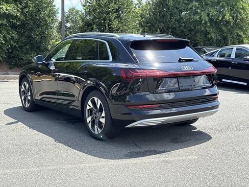 Used 2022 Audi e-tron Premium AWD/4WD image 4